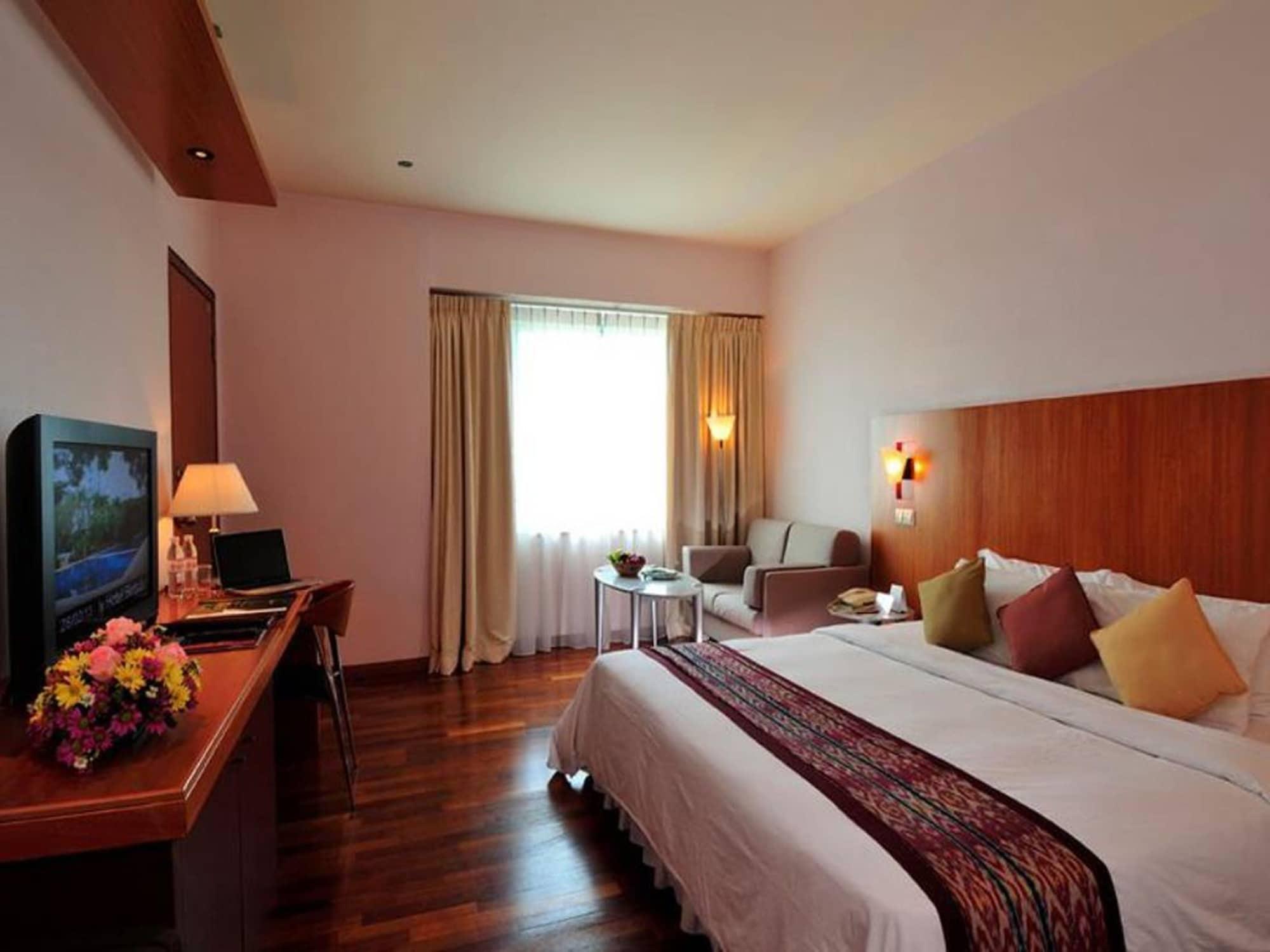 Parkcity Everly Hotel Бинтулу Экстерьер фото