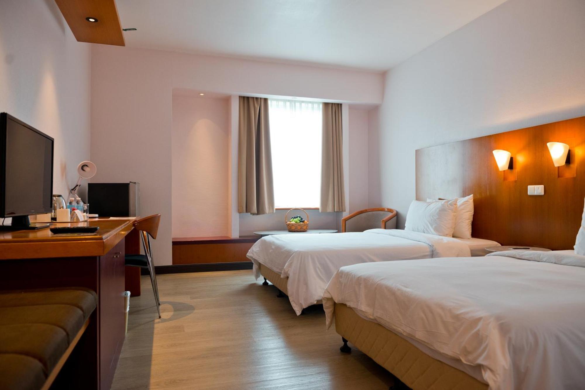 Parkcity Everly Hotel Бинтулу Экстерьер фото