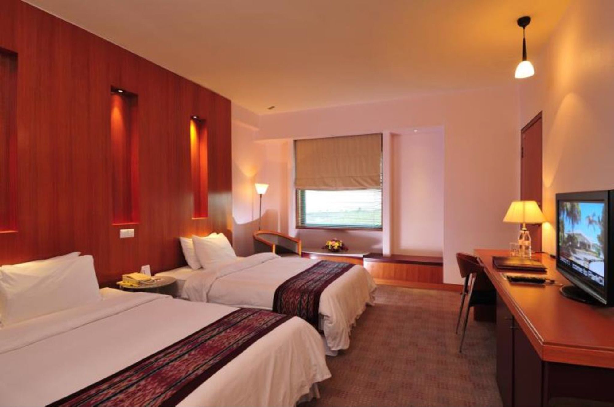 Parkcity Everly Hotel Бинтулу Экстерьер фото